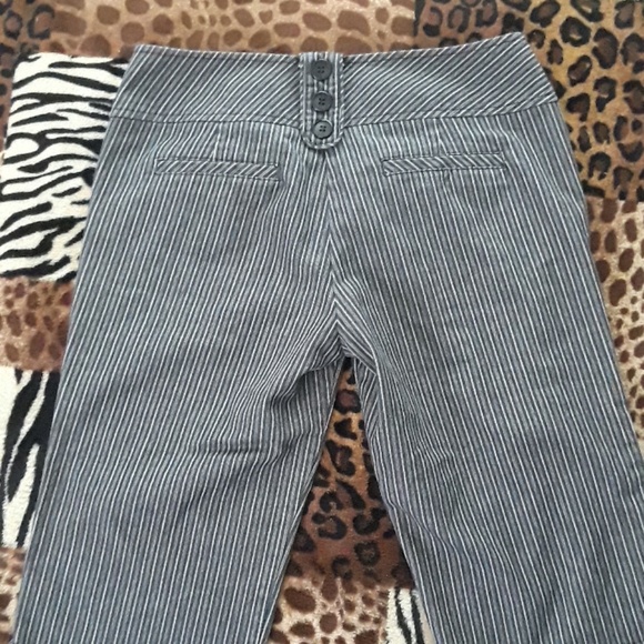 Capris - Picture 3 of 4